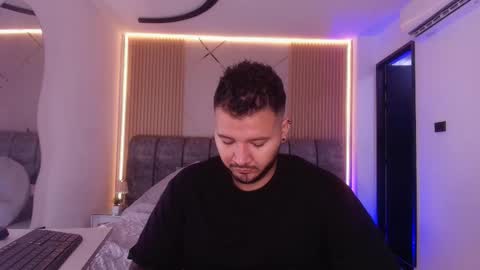 MIKEE online show from 30, 3, 2026