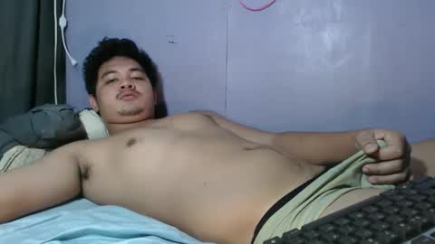 Snapshot of mr_olivercummerx chatting on 18, 5, 2026 mr_olivercummerx online show from 18, 5, 2026
