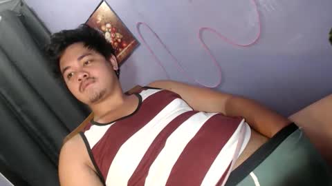 Snapshot of mr_olivercummerx chatting on 27, 5, 2026 mr_olivercummerx online show from 27, 5, 2026