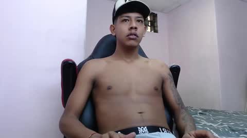 mr_stiven_ online show from 28, 1, 2025