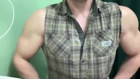 Snapshot of mrbiceps_23 chatting on 10, 12, 2024 Mrbiceps23 online show from 10, 12, 2024