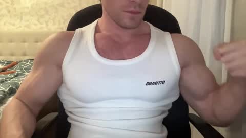 Snapshot of mrbiceps_23 chatting on 4, 1, 2025 Mrbiceps23 online show from 4, 1, 2025