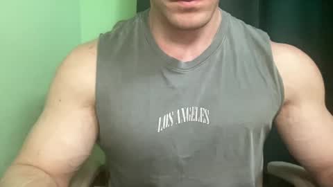 Snapshot of mrbiceps_23 chatting on 5, 2, 2025 Mrbiceps23 online show from 5, 2, 2025