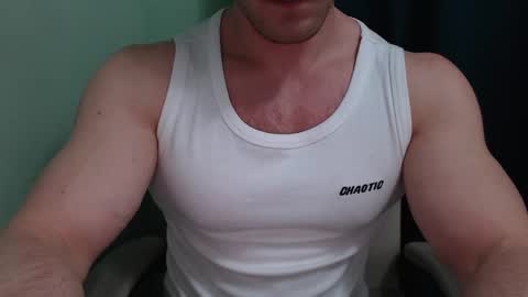 Snapshot of mrbiceps_23 chatting on 14, 2, 2025 Mrbiceps23 online show from 14, 2, 2025