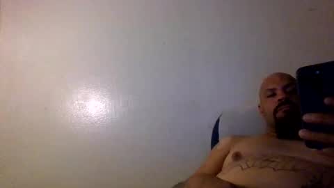 Snapshot of mrbiggs1077777 chatting on 6, 4, 2026 mrbiggs1077777 online show from 6, 4, 2026