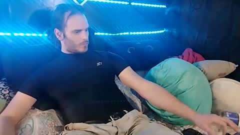 Snapshot of mrkinksized chatting on 11, 3, 2025 MrKinkSized online show from 11, 3, 2025