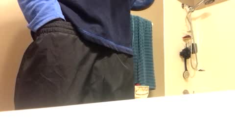 Snapshot of mrmeltyourheart chatting on 4, 11, 2025 James online show from 4, 11, 2025