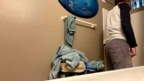 Snapshot of mrmeltyourheart chatting on 21, 12, 2025 James online show from 21, 12, 2025