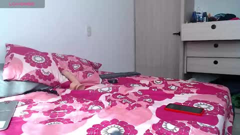 INDEPENDT MODEL - Twitter mrmickke online show from 6, 12, 2024