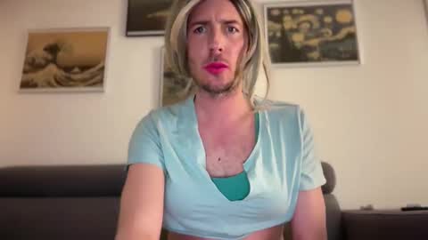 Snapshot of mrmooser42 chatting on 10, 1, 2026 TaleOfLaura online show from 10, 1, 2026