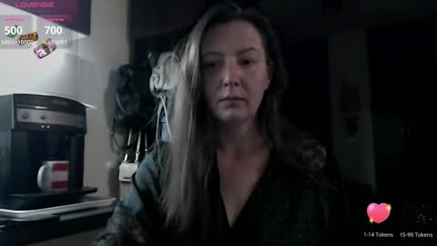 Snapshot of mrs__le chatting on 17, 9, 2025 Lara online show from 17, 9, 2025