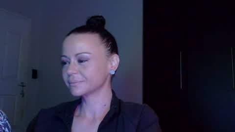 mrs_bunny_swing online show from 4, 7, 2026