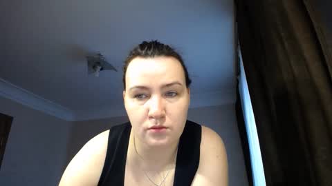 mrs_smith__ online show from 10, 1, 2025