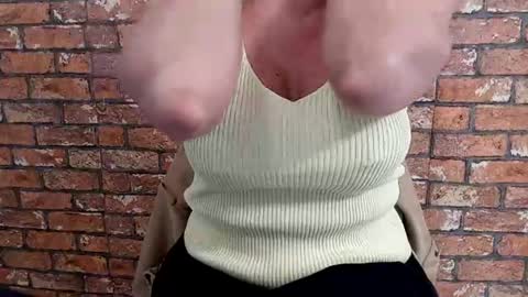 Snapshot of mrscummings chatting on 10, 7, 2026 C online show from 10, 7, 2026