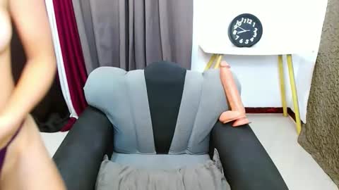 Snapshot of ms_allisonx chatting on 15, 10, 2025 Allison online show from 15, 10, 2025