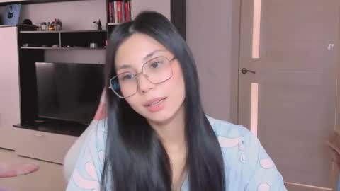 Snapshot of ms_emily_ chatting on 18, 4, 2026 ms_emily_ online show from 18, 4, 2026