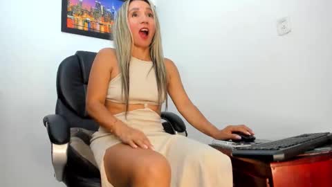 ms_lunarose online show from 24, 10, 2025