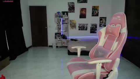 Manuela3 online show from 9, 3, 2025