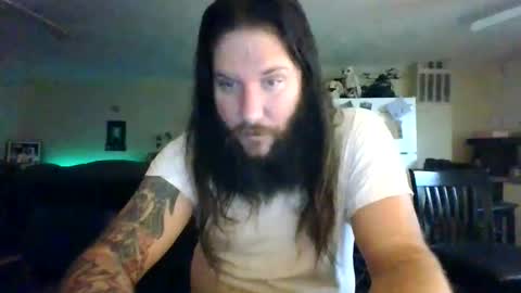 Snapshot of mudge chatting on 1, 2, 2025 Mudge online show from 1, 2, 2025