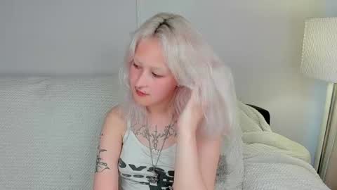 Snapshot of muffin_mia chatting on 31, 7, 2026 Mia online show from 31, 7, 2026