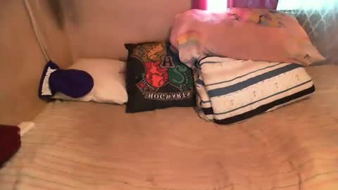 Snapshot of munniegalz1 chatting on 13, 10, 2025 your angel online show from 13, 10, 2025