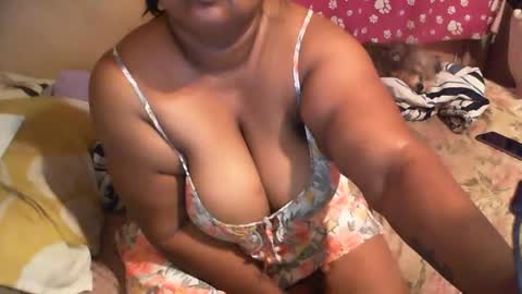 Snapshot of munniegalz1 chatting on 14, 6, 2026 your angel online show from 14, 6, 2026