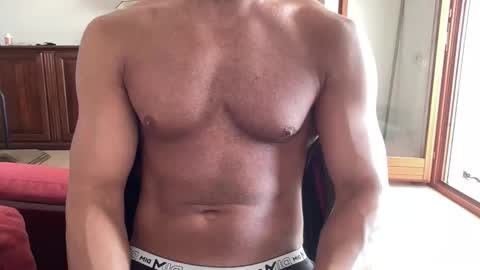 Snapshot of muscleaura chatting on 13, 5, 2026 muscleaura online show from 13, 5, 2026