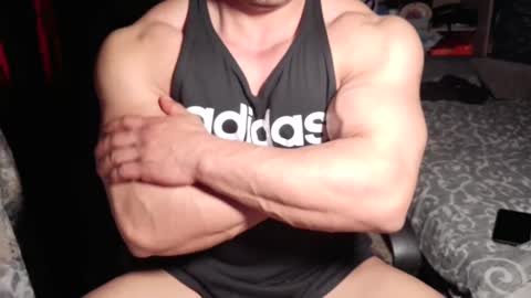 Snapshot of musclebredon chatting on 19, 4, 2026 BRENDON online show from 19, 4, 2026