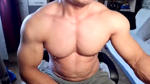 Snapshot of musclebredon chatting on 21, 6, 2026 BRENDON online show from 21, 6, 2026