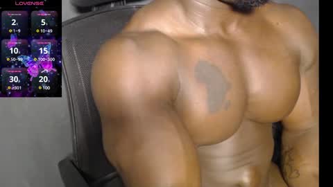 musclegod23 online show from 14, 12, 2024