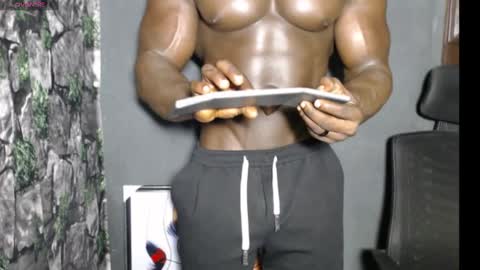 musclegod23 online show from 21, 1, 2025