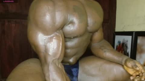 musclegod23 online show from 18, 2, 2026