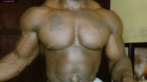 musclegod23 online show from 19, 2, 2026