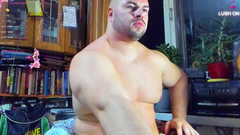 Snapshot of muscularjohnforu chatting on 5, 1, 2025 click icon for peach online show from 5, 1, 2025
