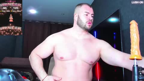 Snapshot of muscularjohnforu chatting on 7, 3, 2025 click icon for peach online show from 7, 3, 2025