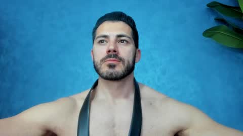 Snapshot of muscularmaster chatting on 25, 4, 2026 muscularmaster onlyfans online show from 25, 4, 2026