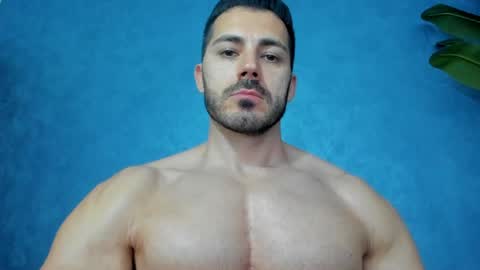 Snapshot of muscularmaster chatting on 19, 5, 2026 muscularmaster onlyfans online show from 19, 5, 2026