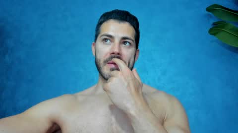 Snapshot of muscularmaster chatting on 26, 5, 2026 muscularmaster onlyfans online show from 26, 5, 2026