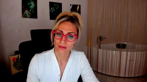 Snapshot of museofstage chatting on 19, 4, 2026 Diana online show from 19, 4, 2026