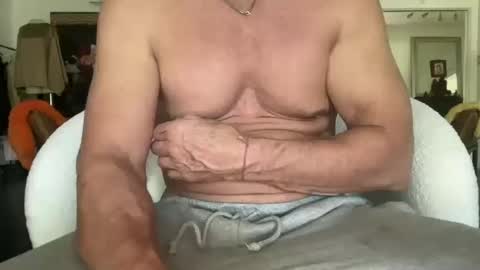 Snapshot of musselmale chatting on 12, 10, 2025 musselmale online show from 12, 10, 2025