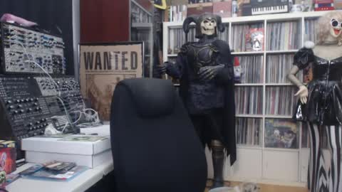 Snapshot of muziknerd chatting on 3, 5, 2026 Muziknerd online show from 3, 5, 2026