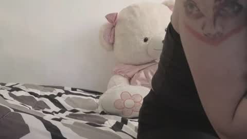 Snapshot of myagosling13 chatting on 19, 7, 2026 miagosling NTMU Dont forget follow me online show from 19, 7, 2026