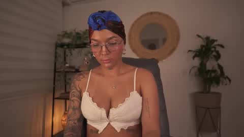 jacke BUNNY online show from 17, 1, 2026