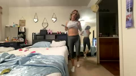 Snapshot of myspecsquirt4u1on1 chatting on 8, 7, 2026 Soiwanttoummm online show from 8, 7, 2026