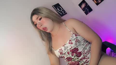 Snapshot of mysterious_kim chatting on 9, 7, 2026 kimmy online show from 9, 7, 2026