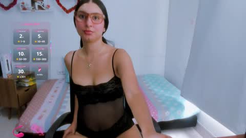 Snapshot of mystery_couple0 chatting on 1, 4, 2026 Mystery couple online show from 1, 4, 2026