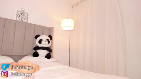 Julieth  online show from 22, 2, 2026