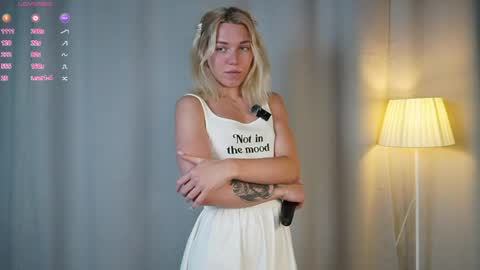 Snapshot of myviolet_rush chatting on 21, 5, 2026 Olivia or just olive online show from 21, 5, 2026