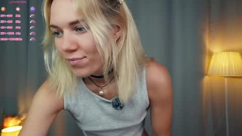 Snapshot of myviolet_rush chatting on 28, 5, 2026 Olivia or just olive online show from 28, 5, 2026