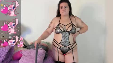 Snapshot of n_tiana chatting on 20, 12, 2025 Tiana online show from 20, 12, 2025